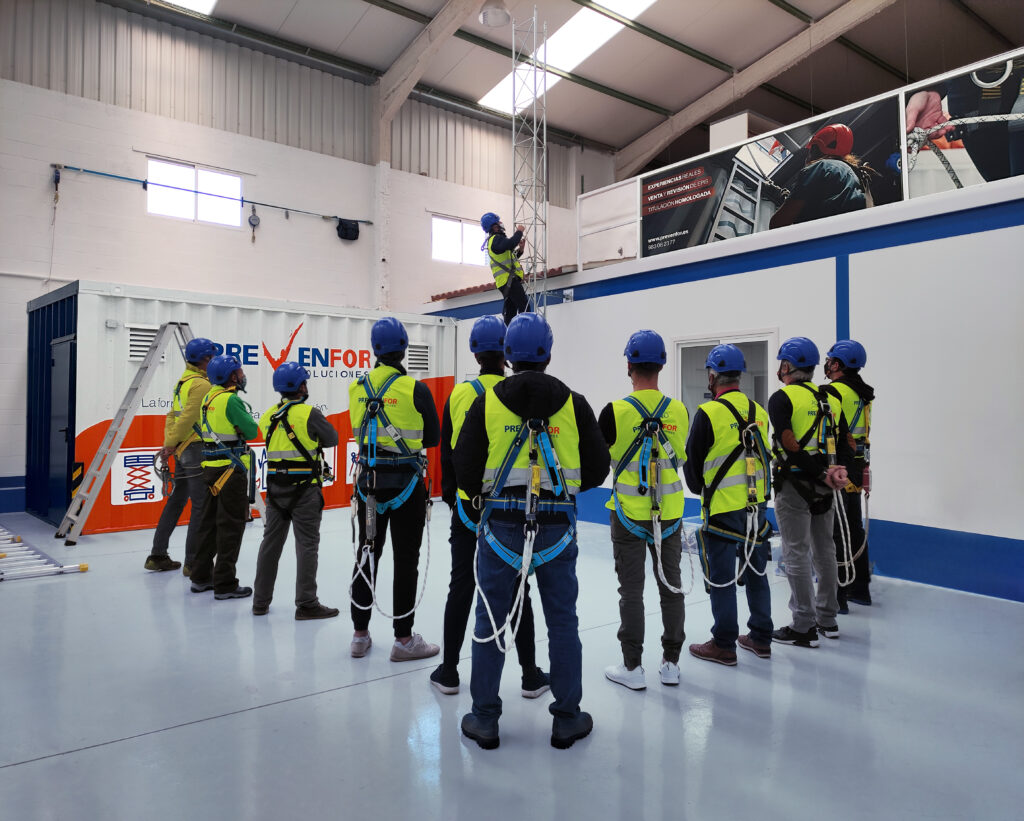 trabajos-an-altura-prevenfor-soluciones-formacion-practica-antena-1024x821.jpg